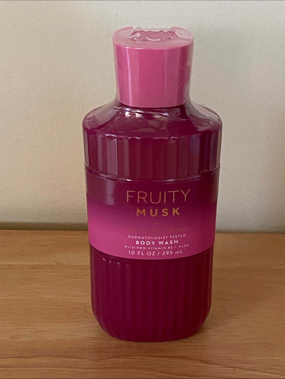 Bath & Body Works Fruity Musk Body Wash - Picture 7 of 8